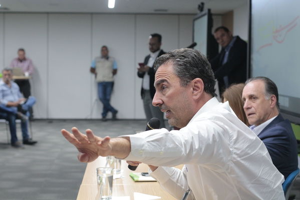 Rueda de prensa: primer año de la contingencia del proyecto Ituango
Rueda de prensa: primer año de la contingencia del proyecto Ituango
Abril 23 2019
Para descargar esta fotografía en alta resolución, haga clic sobre la imagen hasta que la misma se despliegue en la pantalla completa; luego dé clic derecho y elija la opción "guardar imagen como". 
En caso de publicación por cualquier medio, solicitamos acompañarla del crédito: "Foto EPM"
Palabras clave: Rueda de prensa: primer año de la contingencia del proyecto Ituango