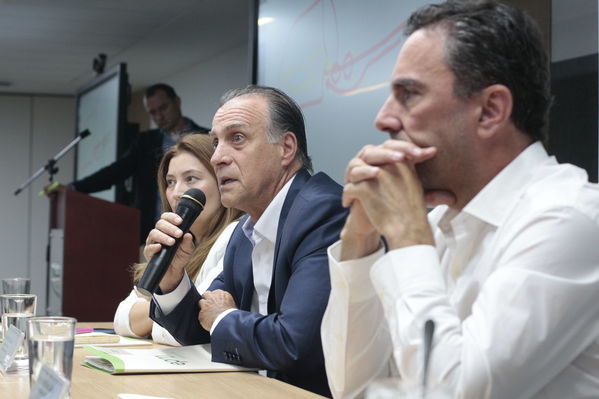 Rueda de prensa: primer año de la contingencia del proyecto Ituango
Rueda de prensa: primer año de la contingencia del proyecto Ituango
Abril 23 2019
Para descargar esta fotografía en alta resolución, haga clic sobre la imagen hasta que la misma se despliegue en la pantalla completa; luego dé clic derecho y elija la opción "guardar imagen como". 
En caso de publicación por cualquier medio, solicitamos acompañarla del crédito: "Foto EPM"
Palabras clave: Rueda de prensa: primer año de la contingencia del proyecto Ituango