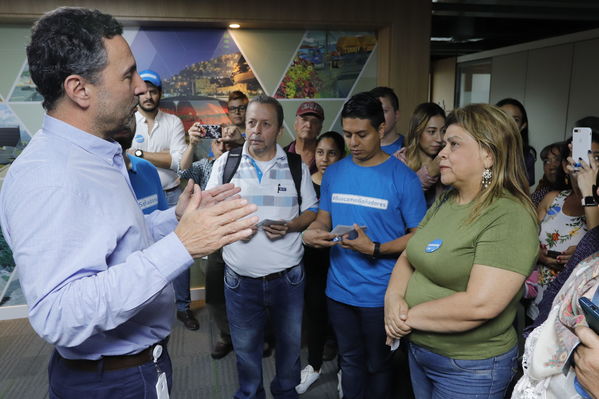 Colectivo Buscamos Soñadores abraza EPM
Colectivo Buscamos Soñadores abraza a EPM
Fecha: Abril 25 2019
Para descargar esta fotografía en alta resolución, haga clic sobre la imagen hasta que la misma se despliegue en la pantalla completa; luego dé clic derecho y elija la opción "guardar imagen como". 
En caso de publicación por cualquier medio, solicitamos acompañarla del crédito: "Foto EPM"
Palabras clave: Colectivo Buscamos Soñadores abraza EPM