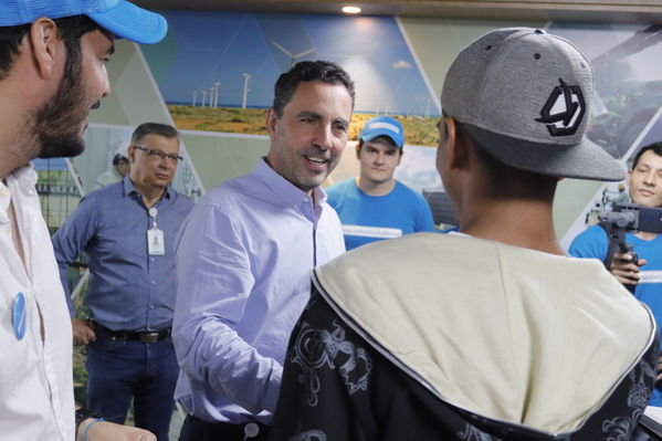 Colectivo Buscamos Soñadores abraza EPM
Colectivo Buscamos Soñadores abraza a EPM
Fecha: Abril 25 2019
Para descargar esta fotografía en alta resolución, haga clic sobre la imagen hasta que la misma se despliegue en la pantalla completa; luego dé clic derecho y elija la opción "guardar imagen como". 
En caso de publicación por cualquier medio, solicitamos acompañarla del crédito: "Foto EPM"
Palabras clave: Colectivo Buscamos Soñadores abraza EPM