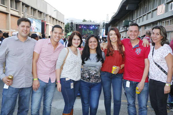 Día clásico EPM 2017
Día clásico EPM 2017
Fecha: Agosto 11 de 2017
Para descargar esta fotografía en alta resolución, haga clic sobre la imagen hasta que la misma se despliegue en la pantalla completa; luego dé clic derecho y elija la opción "guardar imagen como". 
En caso de publicación por cualquier medio, solicitamos acompañarla del crédito: "Foto EPM"
Palabras clave: Día clásico EPM 2017