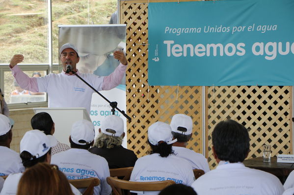 Unidos por el agua hace posible la llegada del agua potable para cientos de familias en el barrio Carambolas
Unidos por el agua hace posible la llegada del agua potable para cientos de familias en el barrio Carambolas
Fecha: Agosto 23 de 2017
Para descargar esta fotografía en alta resolución, haga clic sobre la imagen hasta que la misma se despliegue en la pantalla completa; luego dé clic derecho y elija la opción "guardar imagen como". 
En caso de publicación por cualquier medio, solicitamos acompañarla del crédito: "Foto EPM"
Palabras clave: Unidos por el agua hace posible la llegada del agua potable para cientos de familias en el barrio Carambolas