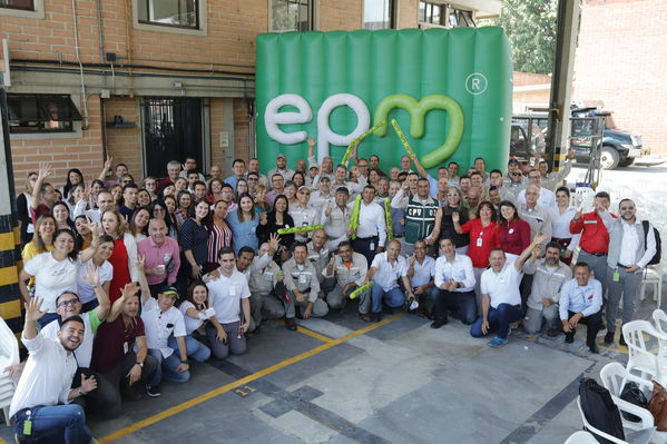 Jornada descentralizada "Tu Cuentas"
Jornada descentralizada "Tu Cuentas"
Fecha: Agosto 26 2019. 
Para descargar esta fotografía en alta resolución, haga clic sobre la imagen hasta que la misma se despliegue en la pantalla completa; luego dé clic derecho y elija la opción "guardar imagen como".
En caso de publicación por cualquier medio, solicitamos acompañarla del crédito: "Cortesía EPM".
Palabras clave: Jornada descentralizada "Tu Cuentas"