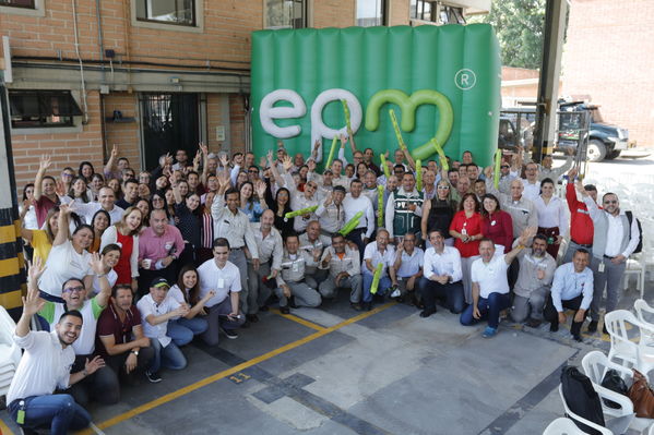 Jornada descentralizada "Tu Cuentas"
Jornada descentralizada "Tu Cuentas"
Fecha: Agosto 26 2019. 
Para descargar esta fotografía en alta resolución, haga clic sobre la imagen hasta que la misma se despliegue en la pantalla completa; luego dé clic derecho y elija la opción "guardar imagen como".
En caso de publicación por cualquier medio, solicitamos acompañarla del crédito: "Cortesía EPM".
Palabras clave: Jornada descentralizada "Tu Cuentas"