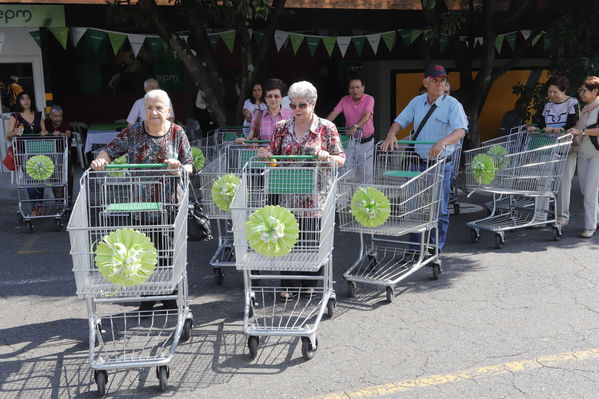 Jornada descentralizada "Tu Cuentas"
Jornada descentralizada "Tu Cuentas"
Fecha: Agosto 26 2019. 
Para descargar esta fotografía en alta resolución, haga clic sobre la imagen hasta que la misma se despliegue en la pantalla completa; luego dé clic derecho y elija la opción "guardar imagen como".
En caso de publicación por cualquier medio, solicitamos acompañarla del crédito: "Cortesía EPM".
Palabras clave: Jornada descentralizada "Tu Cuentas"