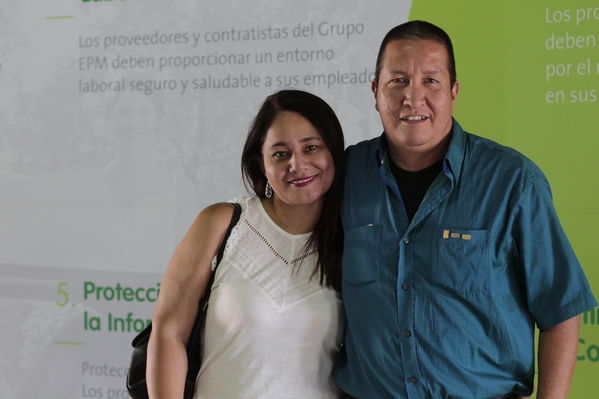 Años de servicio EPM 30 y 40 años
Años de servicio EPM 30 y 40 años
Fecha: Agosto 30 2019.
Para descargar esta fotografía en alta resolución, haga clic sobre la imagen hasta que la misma se despliegue en la pantalla completa; luego dé clic derecho y elija la opción "guardar imagen como".
En caso de publicación por cualquier medio, solicitamos acompañarla del crédito: "Foto EPM"
Palabras clave: Años de servicio EPM 30 y 40 años