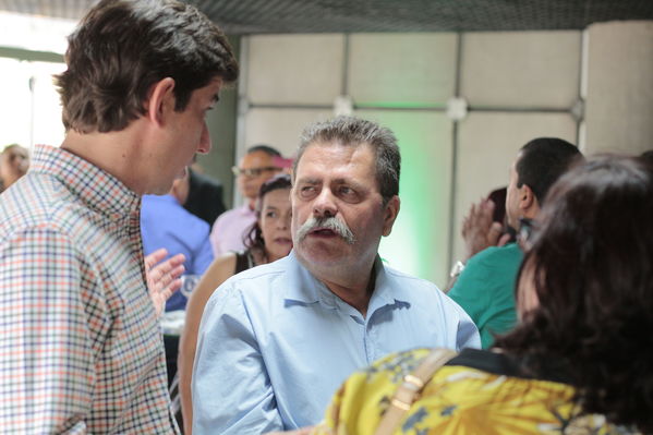 Años de servicio EPM 30 y 40 años
Años de servicio EPM 30 y 40 años
Fecha: Agosto 30 2019.
Para descargar esta fotografía en alta resolución, haga clic sobre la imagen hasta que la misma se despliegue en la pantalla completa; luego dé clic derecho y elija la opción "guardar imagen como".
En caso de publicación por cualquier medio, solicitamos acompañarla del crédito: "Foto EPM"
Palabras clave: Años de servicio EPM 30 y 40 años