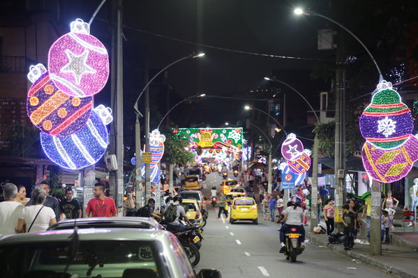 Alumbrado Navideño Bulevar Castilla
Palabras clave: Alumbrado Navideño Bulevar Castilla