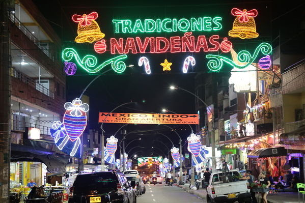 Alumbrado Navideño Bulevar Castilla
Palabras clave: Alumbrado Navideño Bulevar Castilla