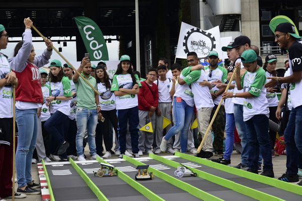 Circuito solar EPM 2018
Circuito solar EPM 2018.
Fecha: Julio 27 2018.
Para descargar esta fotografía en alta resolución, haga clic sobre la imagen hasta que la misma se despliegue en la pantalla completa; luego dé clic derecho y elija la opción "guardar imagen como". 
En caso de publicación por cualquier medio, solicitamos acompañarla del crédito: "Foto EPM"
Palabras clave: Circuito solar EPM 2018