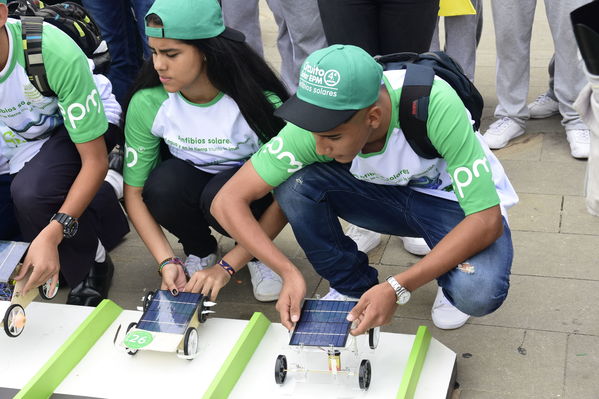 Circuito solar EPM 2018
Circuito solar EPM 2018.
Fecha: Julio 27 2018.
Para descargar esta fotografía en alta resolución, haga clic sobre la imagen hasta que la misma se despliegue en la pantalla completa; luego dé clic derecho y elija la opción "guardar imagen como". 
En caso de publicación por cualquier medio, solicitamos acompañarla del crédito: "Foto EPM"
Palabras clave: Circuito solar EPM 2018