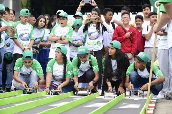 Circuito solar EPM 2018
Circuito solar EPM 2018.
Fecha: Julio 27 2018.
Para descargar esta fotografía en alta resolución, haga clic sobre la imagen hasta que la misma se despliegue en la pantalla completa; luego dé clic derecho y elija la opción "guardar imagen como". 
En caso de publicación por cualquier medio, solicitamos acompañarla del crédito: "Foto EPM"
Palabras clave: Circuito solar EPM 2018