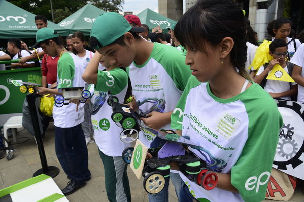 Circuito solar EPM 2018
Circuito solar EPM 2018.
Fecha: Julio 27 2018.
Para descargar esta fotografía en alta resolución, haga clic sobre la imagen hasta que la misma se despliegue en la pantalla completa; luego dé clic derecho y elija la opción "guardar imagen como". 
En caso de publicación por cualquier medio, solicitamos acompañarla del crédito: "Foto EPM"
Palabras clave: Circuito solar EPM 2018