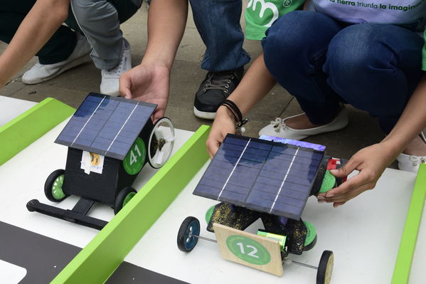 Circuito solar EPM 2018
Circuito solar EPM 2018.
Fecha: Julio 27 2018.
Para descargar esta fotografía en alta resolución, haga clic sobre la imagen hasta que la misma se despliegue en la pantalla completa; luego dé clic derecho y elija la opción "guardar imagen como". 
En caso de publicación por cualquier medio, solicitamos acompañarla del crédito: "Foto EPM"
Palabras clave: Circuito solar EPM 2018