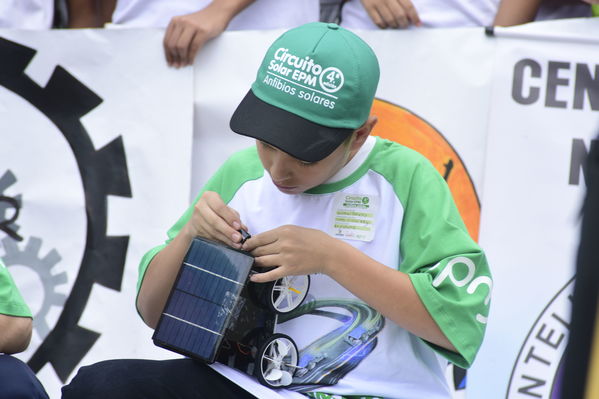 Circuito solar EPM 2018
Circuito solar EPM 2018.
Fecha: Julio 27 2018.
Para descargar esta fotografía en alta resolución, haga clic sobre la imagen hasta que la misma se despliegue en la pantalla completa; luego dé clic derecho y elija la opción "guardar imagen como". 
En caso de publicación por cualquier medio, solicitamos acompañarla del crédito: "Foto EPM"
Palabras clave: Circuito solar EPM 2018