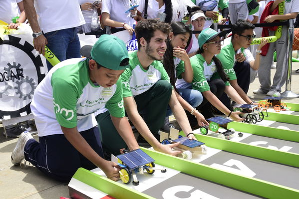 Circuito solar EPM 2018
Circuito solar EPM 2018.
Fecha: Julio 27 2018.
Para descargar esta fotografía en alta resolución, haga clic sobre la imagen hasta que la misma se despliegue en la pantalla completa; luego dé clic derecho y elija la opción "guardar imagen como". 
En caso de publicación por cualquier medio, solicitamos acompañarla del crédito: "Foto EPM"
Palabras clave: Circuito solar EPM 2018