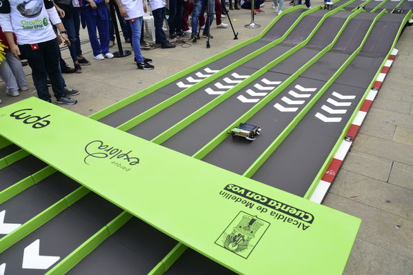 Circuito solar EPM 2018
Circuito solar EPM 2018.
Fecha: Julio 27 2018.
Para descargar esta fotografía en alta resolución, haga clic sobre la imagen hasta que la misma se despliegue en la pantalla completa; luego dé clic derecho y elija la opción "guardar imagen como". 
En caso de publicación por cualquier medio, solicitamos acompañarla del crédito: "Foto EPM"
Palabras clave: Circuito solar EPM 2018