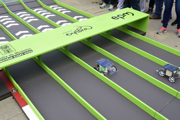 Circuito solar EPM 2018
Circuito solar EPM 2018.
Fecha: Julio 27 2018.
Para descargar esta fotografía en alta resolución, haga clic sobre la imagen hasta que la misma se despliegue en la pantalla completa; luego dé clic derecho y elija la opción "guardar imagen como". 
En caso de publicación por cualquier medio, solicitamos acompañarla del crédito: "Foto EPM"
Palabras clave: Circuito solar EPM 2018