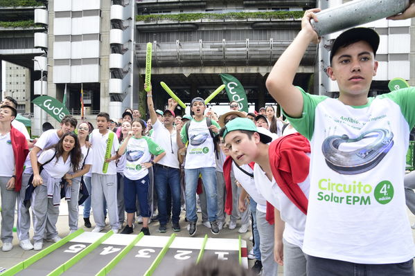 Circuito solar EPM 2018
Circuito solar EPM 2018.
Fecha: Julio 27 2018.
Para descargar esta fotografía en alta resolución, haga clic sobre la imagen hasta que la misma se despliegue en la pantalla completa; luego dé clic derecho y elija la opción "guardar imagen como". 
En caso de publicación por cualquier medio, solicitamos acompañarla del crédito: "Foto EPM"
Palabras clave: Circuito solar EPM 2018