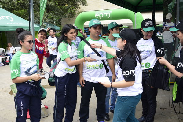 Circuito solar EPM 2018
Circuito solar EPM 2018.
Fecha: Julio 27 2018.
Para descargar esta fotografía en alta resolución, haga clic sobre la imagen hasta que la misma se despliegue en la pantalla completa; luego dé clic derecho y elija la opción "guardar imagen como". 
En caso de publicación por cualquier medio, solicitamos acompañarla del crédito: "Foto EPM"
Palabras clave: Circuito solar EPM 2018
