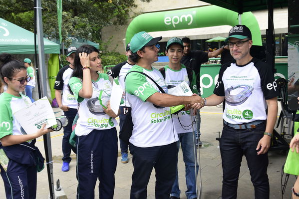 Circuito solar EPM 2018
Circuito solar EPM 2018.
Fecha: Julio 27 2018.
Para descargar esta fotografía en alta resolución, haga clic sobre la imagen hasta que la misma se despliegue en la pantalla completa; luego dé clic derecho y elija la opción "guardar imagen como". 
En caso de publicación por cualquier medio, solicitamos acompañarla del crédito: "Foto EPM"
Palabras clave: Circuito solar EPM 2018