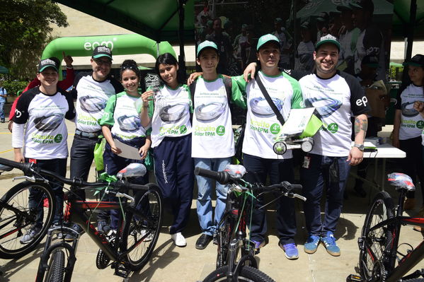 Circuito solar EPM 2018
Circuito solar EPM 2018.
Fecha: Julio 27 2018.
Para descargar esta fotografía en alta resolución, haga clic sobre la imagen hasta que la misma se despliegue en la pantalla completa; luego dé clic derecho y elija la opción "guardar imagen como". 
En caso de publicación por cualquier medio, solicitamos acompañarla del crédito: "Foto EPM"
Palabras clave: Circuito solar EPM 2018