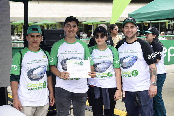 Circuito solar EPM 2018
Circuito solar EPM 2018.
Fecha: Julio 27 2018.
Para descargar esta fotografía en alta resolución, haga clic sobre la imagen hasta que la misma se despliegue en la pantalla completa; luego dé clic derecho y elija la opción "guardar imagen como". 
En caso de publicación por cualquier medio, solicitamos acompañarla del crédito: "Foto EPM"
Palabras clave: Circuito solar EPM 2018