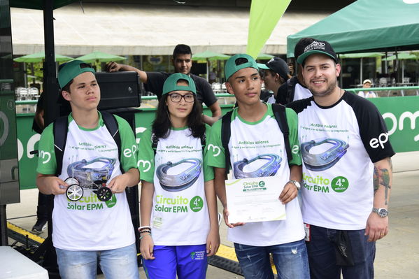 Circuito solar EPM 2018
Circuito solar EPM 2018.
Fecha: Julio 27 2018.
Para descargar esta fotografía en alta resolución, haga clic sobre la imagen hasta que la misma se despliegue en la pantalla completa; luego dé clic derecho y elija la opción "guardar imagen como". 
En caso de publicación por cualquier medio, solicitamos acompañarla del crédito: "Foto EPM"
Palabras clave: Circuito solar EPM 2018