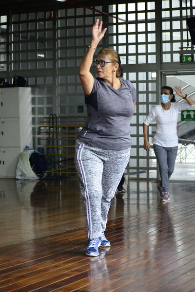 Clases de baile para jubilados 
Para descargar esta fotografía en alta resolución, haga clic sobre la imagen hasta que la misma se despliegue en la pantalla completa; luego dé clic derecho y elija la opción "guardar imagen como". 
En caso de publicación por cualquier medio, solicitamos acompañarla del crédito: "Foto EPM"

Palabras clave: Clases baile jubilados