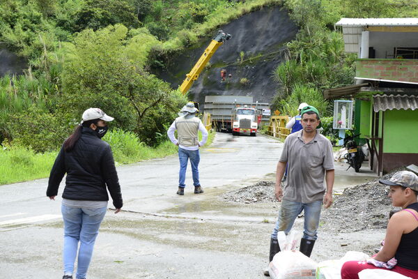 Ingreso equipos casa maquinas  proyecto hidroeléctrico Ituango
Ingreso equipos casa maquinas  proyecto hidroeléctrico Ituango.
Fecha: 11 Diciembre 2020.
Para descargar esta fotografía en alta resolución, haga clic sobre la imagen hasta que la misma se despliegue en la pantalla completa; luego dé clic derecho y elija la opción "guardar imagen como". 
En caso de publicación por cualquier medio, solicitamos acompañarla del crédito: "Foto EPM"
Palabras clave: Ingreso equipos casa maquinas  proyecto hidroeléctrico Ituango