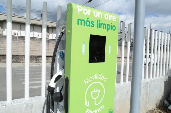 Ecoestación Envigado
Ecoestación Envigado
Fecha: Diciembre 12 de 2017
Para descargar esta fotografía en alta resolución, haga clic sobre la imagen hasta que la misma se despliegue en la pantalla completa; luego dé clic derecho y elija la opción "guardar imagen como". 
En caso de publicación por cualquier medio, solicitamos acompañarla del crédito: "Foto EPM"
Palabras clave: Ecoestación Envigado