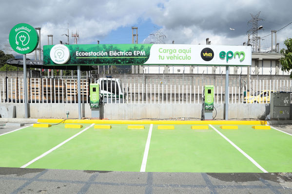 Ecoestación Envigado
Ecoestación Envigado
Fecha: Diciembre 12 de 2017
Para descargar esta fotografía en alta resolución, haga clic sobre la imagen hasta que la misma se despliegue en la pantalla completa; luego dé clic derecho y elija la opción "guardar imagen como". 
En caso de publicación por cualquier medio, solicitamos acompañarla del crédito: "Foto EPM"
Palabras clave: Ecoestación Envigado