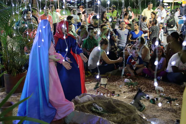  Activación centro de Medellín y novena navideña barrio Boston Centro Parrilla
 Activación centro de Medellín y novena navideña barrio Boston Centro Parrilla.
Fecha: 19 Diciembre 2017
Para descargar esta fotografía en alta resolución, haga clic sobre la imagen hasta que la misma se despliegue en la pantalla completa; luego dé clic derecho y elija la opción "guardar imagen como". 
En caso de publicación por cualquier medio, solicitamos acompañarla del crédito: "Foto EPM"
Palabras clave: Activación centro de Medellín novena navideña barrio Boston Centro Parrilla