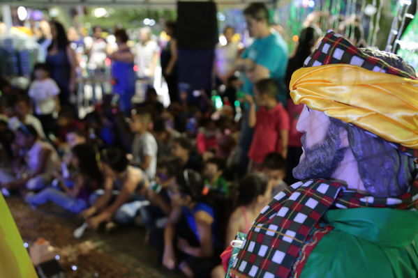  Activación centro de Medellín y novena navideña barrio Boston Centro Parrilla
 Activación centro de Medellín y novena navideña barrio Boston Centro Parrilla.
Fecha: 19 Diciembre 2017
Para descargar esta fotografía en alta resolución, haga clic sobre la imagen hasta que la misma se despliegue en la pantalla completa; luego dé clic derecho y elija la opción "guardar imagen como". 
En caso de publicación por cualquier medio, solicitamos acompañarla del crédito: "Foto EPM"
Palabras clave: Activación centro de Medellín novena navideña barrio Boston Centro Parrilla