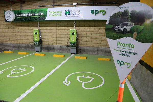 Ecoestación Puerta del Norte
Ecoestación Puerta del Norte
Fecha: Diciembre 28 de 2017
Para descargar esta fotografía en alta resolución, haga clic sobre la imagen hasta que la misma se despliegue en la pantalla completa; luego dé clic derecho y elija la opción "guardar imagen como". 
En caso de publicación por cualquier medio, solicitamos acompañarla del crédito: "Foto EPM"
Palabras clave: Ecoestación Puerta Norte