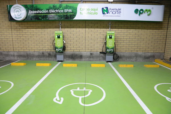 Ecoestación Puerta del Norte
Ecoestación Puerta del Norte
Fecha: Diciembre 28 de 2017
Para descargar esta fotografía en alta resolución, haga clic sobre la imagen hasta que la misma se despliegue en la pantalla completa; luego dé clic derecho y elija la opción "guardar imagen como". 
En caso de publicación por cualquier medio, solicitamos acompañarla del crédito: "Foto EPM"
Palabras clave: Ecoestación Puerta del Norte