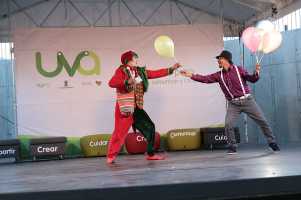 Inauguración Uva Orfelinato
Inauguración Uva Orfelinato
Fecha: Diciembre 29 de 2015. Lugar: Medellín – Villa Hermosa
Para descargar esta fotografía en alta resolución, haga clic sobre la imagen hasta que la misma se despliegue en la pantalla completa; luego dé clic derecho y elija la opción "guardar imagen como". 
En caso de publicación por cualquier medio, solicitamos acompañarla del crédito: "Foto EPM"
Palabras clave: Inauguración Uva Orfelinato