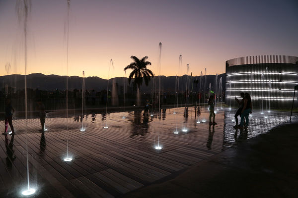 Inauguración Uva Orfelinato
Inauguración Uva Orfelinato
Fecha: Diciembre 29 de 2015. Lugar: Medellín – Villa Hermosa
Para descargar esta fotografía en alta resolución, haga clic sobre la imagen hasta que la misma se despliegue en la pantalla completa; luego dé clic derecho y elija la opción "guardar imagen como". 
En caso de publicación por cualquier medio, solicitamos acompañarla del crédito: "Foto EPM"
Palabras clave: Inauguración Uva Orfelinato