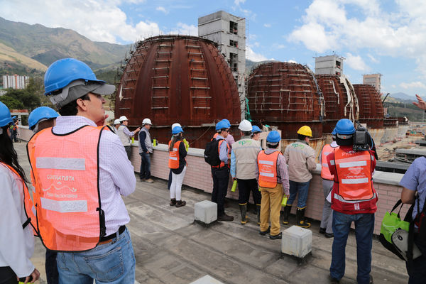 Avances obra Planta tratamiento Aguas Residuales Bello
Avances de la obra, Planta de tratamiento Aguas Residuales de Bello    
Fecha: Diciembre 30 de 2015. Lugar: Bello – Planta de tratamiento Aguas Residuales de Bello
Para descargar esta fotografía en alta resolución, haga clic sobre la imagen hasta que la misma se despliegue en la pantalla completa; luego dé clic derecho y elija la opción "guardar imagen como". 
En caso de publicación por cualquier medio, solicitamos acompañarla del crédito: "Foto EPM"
Palabras clave: Avances obra Planta tratamiento Aguas Residuales Bello