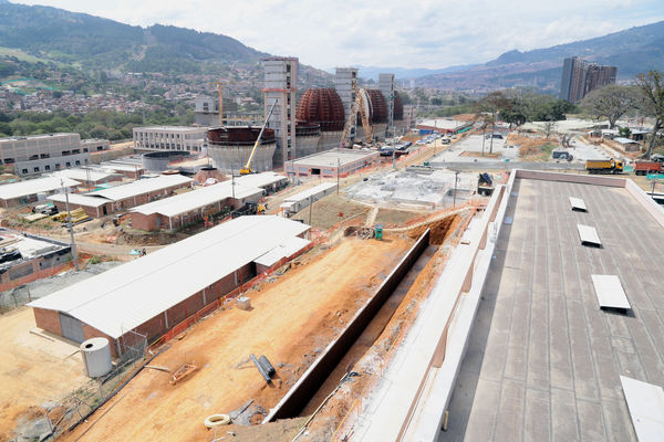 Avances obra Planta tratamiento Aguas Residuales Bello
Avances de la obra, Planta de tratamiento Aguas Residuales de Bello    
Fecha: Diciembre 30 de 2015. Lugar: Bello – Planta de tratamiento Aguas Residuales de Bello
Para descargar esta fotografía en alta resolución, haga clic sobre la imagen hasta que la misma se despliegue en la pantalla completa; luego dé clic derecho y elija la opción "guardar imagen como". 
En caso de publicación por cualquier medio, solicitamos acompañarla del crédito: "Foto EPM"
Palabras clave: Avances obra Planta tratamiento Aguas Residuales Bello