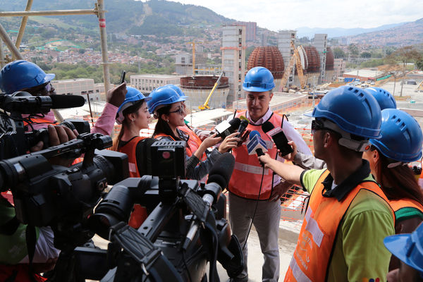 Avances obra Planta tratamiento Aguas Residuales Bello
Avances de la obra, Planta de tratamiento Aguas Residuales de Bello    
Fecha: Diciembre 30 de 2015. Lugar: Bello – Planta de tratamiento Aguas Residuales de Bello
Para descargar esta fotografía en alta resolución, haga clic sobre la imagen hasta que la misma se despliegue en la pantalla completa; luego dé clic derecho y elija la opción "guardar imagen como". 
En caso de publicación por cualquier medio, solicitamos acompañarla del crédito: "Foto EPM"
Palabras clave: Avances obra Planta tratamiento Aguas Residuales Bello