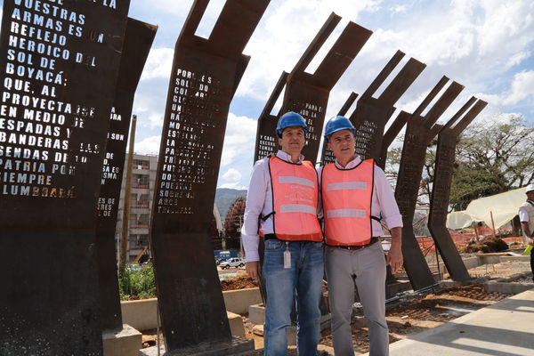 Avances obra Planta tratamiento Aguas Residuales Bello
Avances de la obra, Planta de tratamiento Aguas Residuales de Bello    
Fecha: Diciembre 30 de 2015. Lugar: Bello – Planta de tratamiento Aguas Residuales de Bello
Para descargar esta fotografía en alta resolución, haga clic sobre la imagen hasta que la misma se despliegue en la pantalla completa; luego dé clic derecho y elija la opción "guardar imagen como". 
En caso de publicación por cualquier medio, solicitamos acompañarla del crédito: "Foto EPM"
Palabras clave: Avances obra Planta tratamiento Aguas Residuales Bello