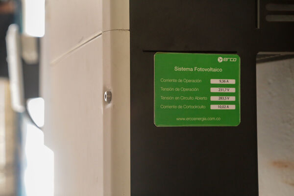 Piloto Autogeneración Energía EPM
Piloto Autogeneración Energía EPM.
Fecha: 30 Diciembre 2020.
Para descargar esta fotografía en alta resolución, haga clic sobre la imagen hasta que la misma se despliegue en la pantalla completa; luego dé clic derecho y elija la opción "guardar imagen como". 
En caso de publicación por cualquier medio, solicitamos acompañarla del crédito: "Foto EPM"
Palabras clave: Piloto Autogeneración Energía EPM