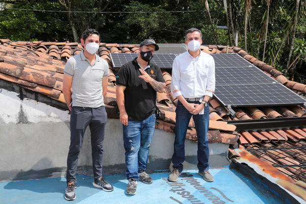 Piloto Autogeneración Energía EPM
Piloto Autogeneración Energía EPM.
Fecha: 30 Diciembre 2020.
Para descargar esta fotografía en alta resolución, haga clic sobre la imagen hasta que la misma se despliegue en la pantalla completa; luego dé clic derecho y elija la opción "guardar imagen como". 
En caso de publicación por cualquier medio, solicitamos acompañarla del crédito: "Foto EPM"
Palabras clave: Piloto Autogeneración Energía EPM