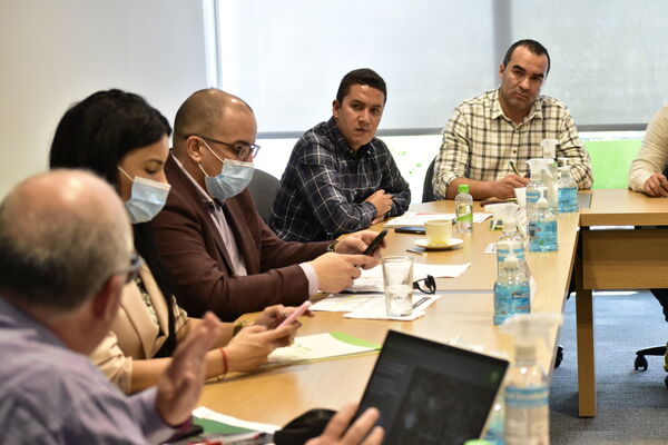 Reunión concejales municipio Rionegro 
El día miércoles 22 de diciembre de 2021 las directivas de EPM se reunieron con concejales del municipio de Rionegro para hablar de temas relacionados con los proyectos de la empresa en el oriente de Antioquia.
Palabras clave: Reunión concejales municipio Rionegro