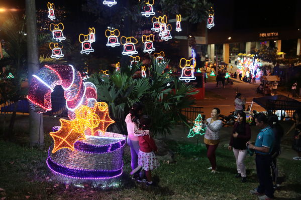 Alumbrado Navideño Doce Octubre
Palabras clave: Alumbrado Navideño Doce Octubre