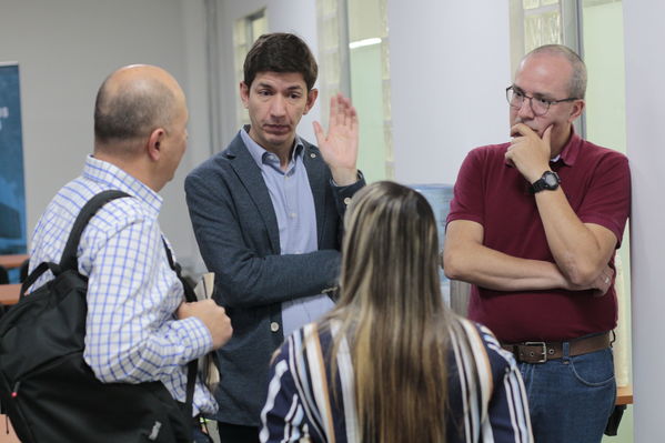 Rueda Prensa paneles solares plaza mayor
Rueda Prensa paneles solares plaza mayor.
Fecha: 12 Diciembre 2019.
Para descargar esta fotografía en alta resolución, haga clic sobre la imagen hasta que la misma se despliegue en la pantalla completa; luego dé clic derecho y elija la opción "guardar imagen como". 
En caso de publicación por cualquier medio, solicitamos acompañarla del crédito: "Foto EPM"
Palabras clave: Rueda Prensa paneles solares plaza mayor
