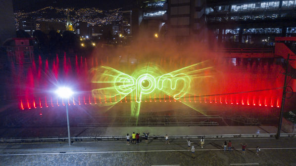 Fuente Agua Edificio EPM
Fuente Agua Edificio EPM.
Fecha: 12 Diciembre 2019.
Para descargar esta fotografía en alta resolución, haga clic sobre la imagen hasta que la misma se despliegue en la pantalla completa; luego dé clic derecho y elija la opción "guardar imagen como". 
En caso de publicación por cualquier medio, solicitamos acompañarla del crédito: "Foto EPM"
Palabras clave: Fuente Agua Edificio EPM