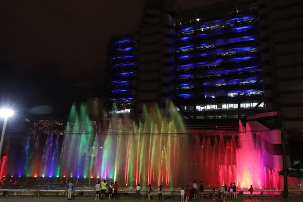 Fuente Agua Edificio EPM
Fuente Agua Edificio EPM.
Fecha: 12 Diciembre 2019.
Para descargar esta fotografía en alta resolución, haga clic sobre la imagen hasta que la misma se despliegue en la pantalla completa; luego dé clic derecho y elija la opción "guardar imagen como". 
En caso de publicación por cualquier medio, solicitamos acompañarla del crédito: "Foto EPM"
Palabras clave: Fuente Agua Edificio EPM