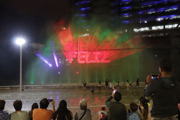 Fuente Agua Edificio EPM
Fuente Agua Edificio EPM.
Fecha: 12 Diciembre 2019.
Para descargar esta fotografía en alta resolución, haga clic sobre la imagen hasta que la misma se despliegue en la pantalla completa; luego dé clic derecho y elija la opción "guardar imagen como". 
En caso de publicación por cualquier medio, solicitamos acompañarla del crédito: "Foto EPM"
Palabras clave: Fuente Agua Edificio EPM